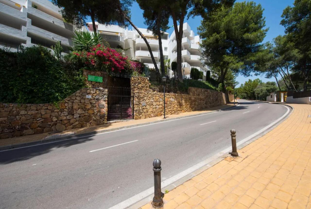 Charming 2 Bedroom Trocadero Arena Area Apartamento Marbella
